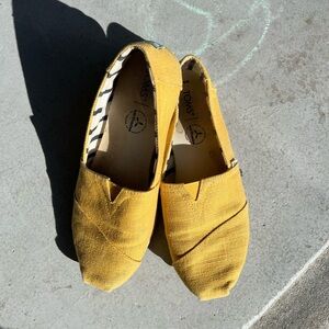 Tom’s Alpargatas Merigold Yellow